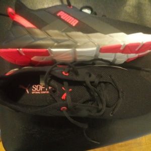 Womens Puma size 10